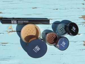 LOTUS ORGANIC MAKE UP