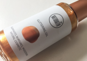 Naturativ glitttering Oil – en hverdag med glimmer