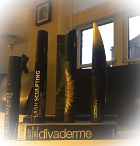 Fire helt særlige mascaraer