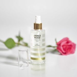 De her to får solkysset hud “af”James Read