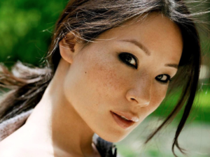 Louise, Lucy Liu og Ib har flotte fregner